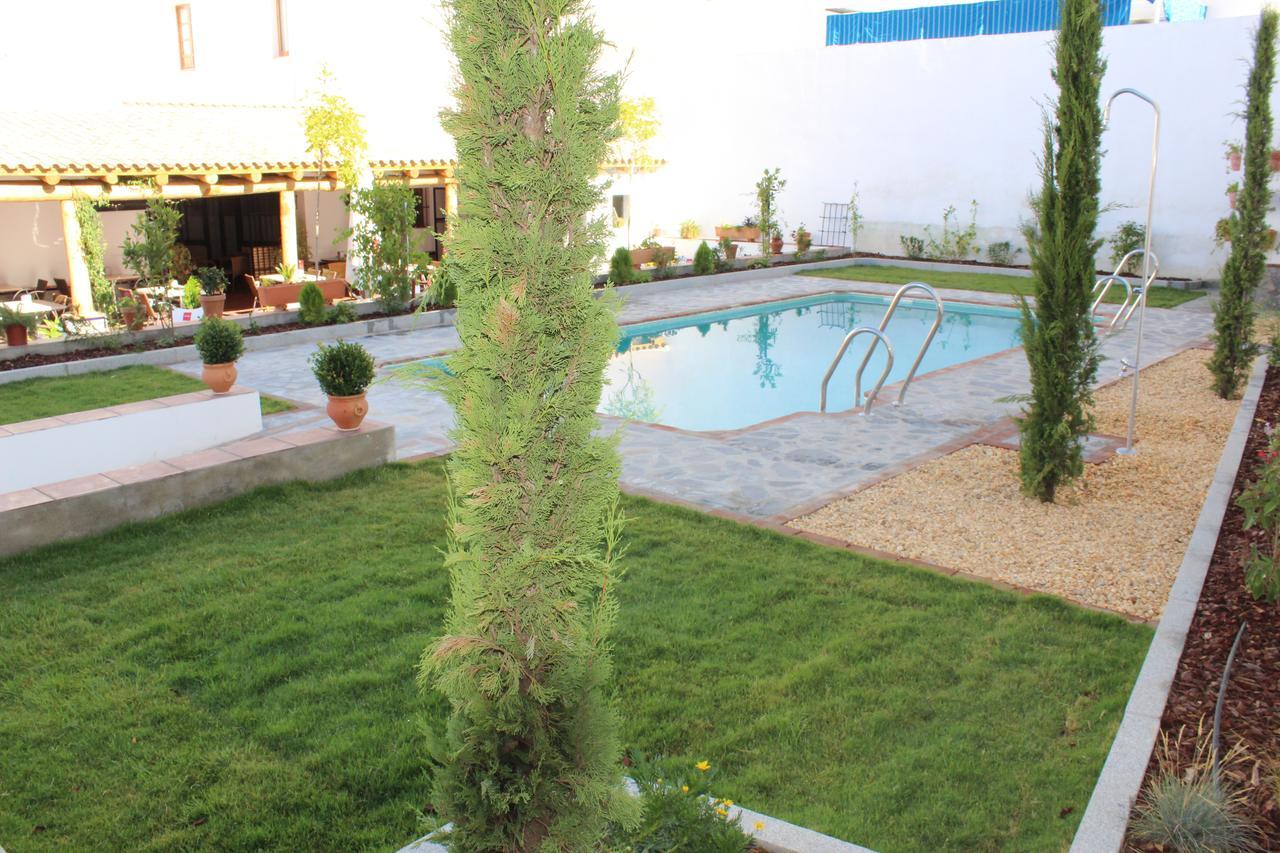 Hotel Entreolivos El Pedroso Bagian luar foto