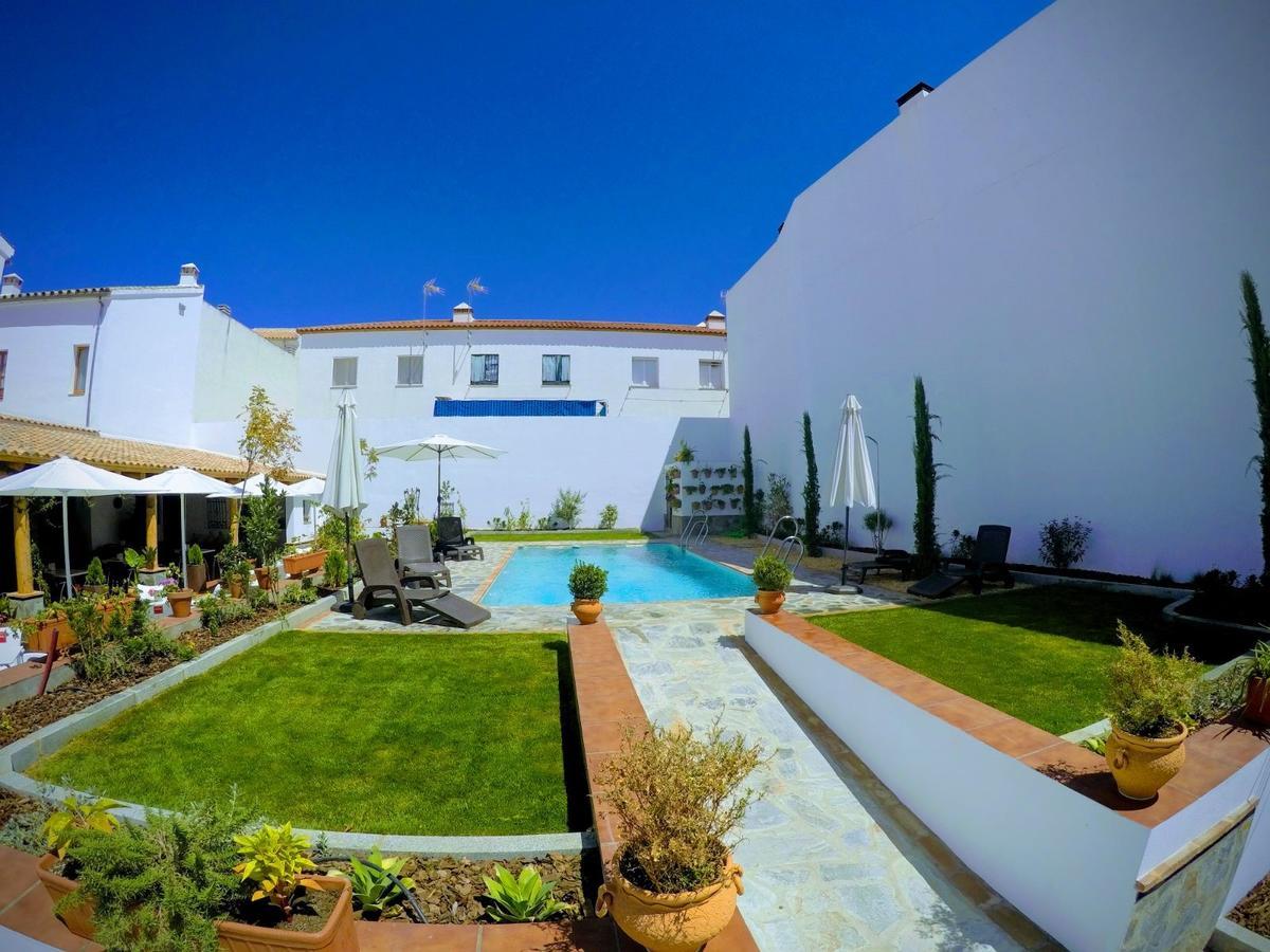 Hotel Entreolivos El Pedroso Bagian luar foto
